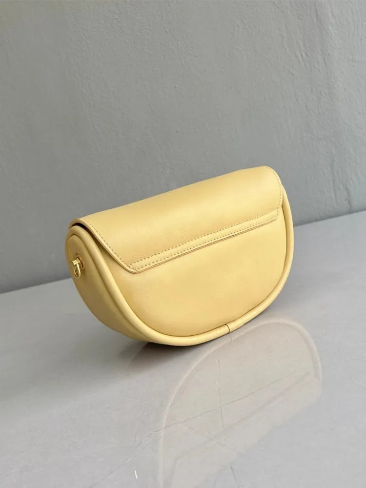 Round-Tab Saddle Bag