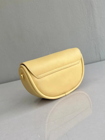 Round-Tab Saddle Bag