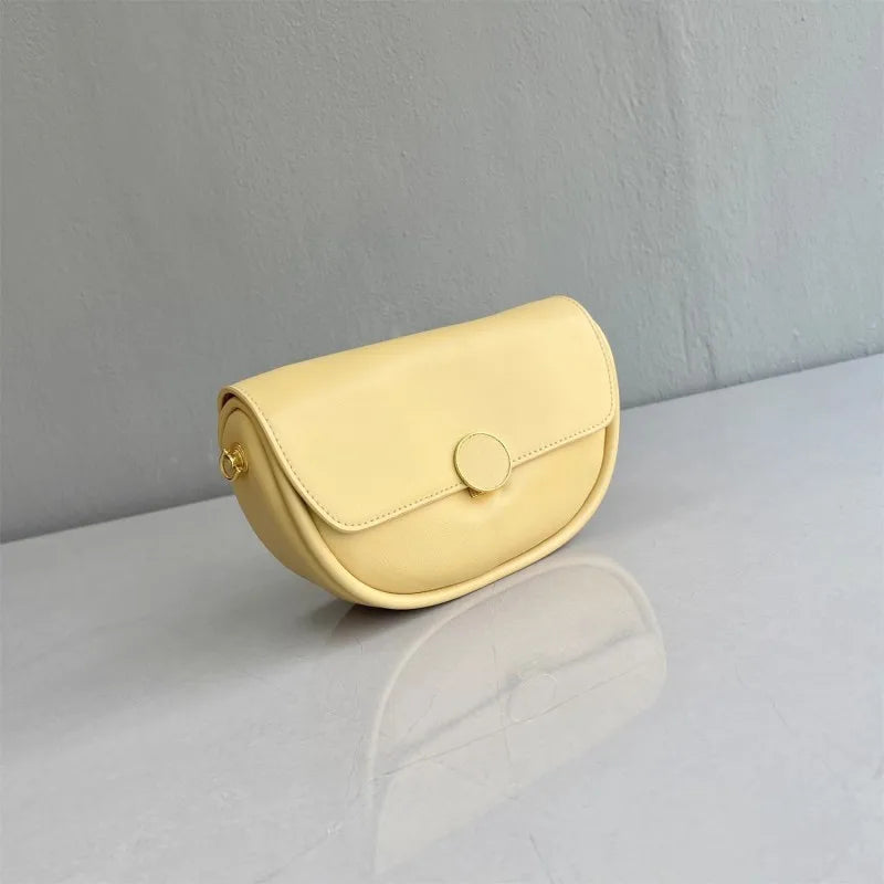 Round-Tab Saddle Bag