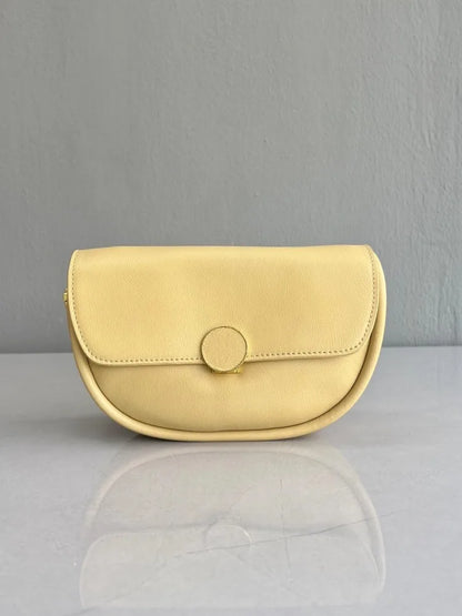 Round-Tab Saddle Bag